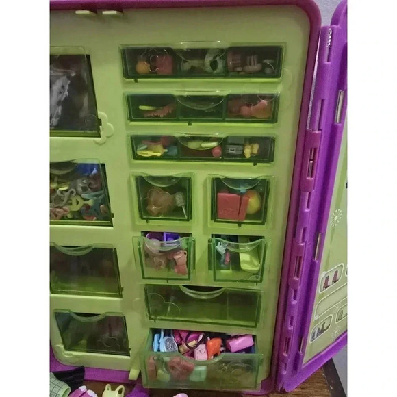 Polly Pocket - Massive Lot Of Dolls Clothing, Pets, and Accessories- Vintage - Picture 11 of 16